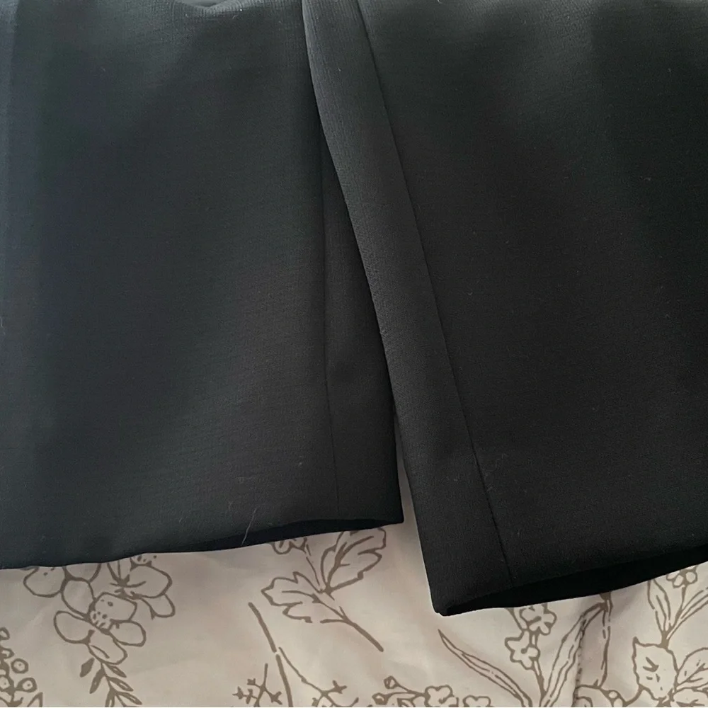 Tahari Black Straight Leg Pants Versatile Elegance - Picture 6 of 7